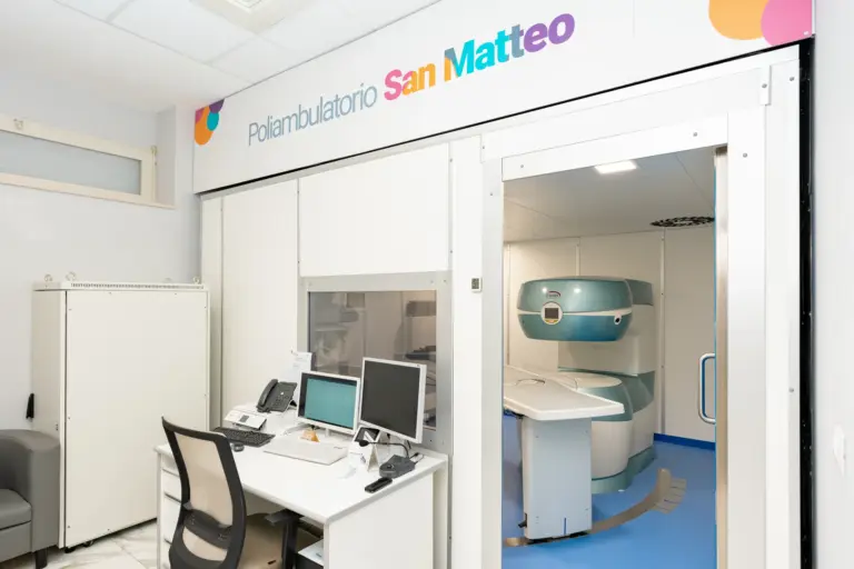Area di radiologia con postazione di refertazione e sala esami nella sede di Cerignola